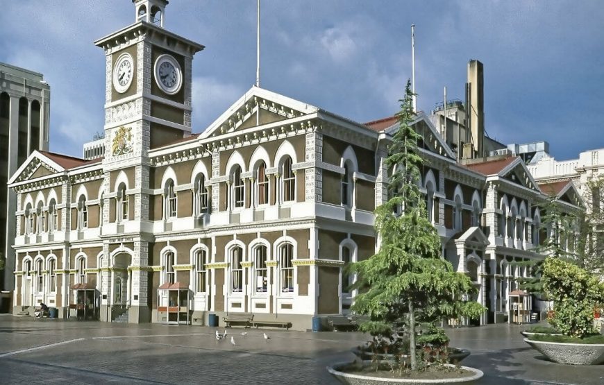 Splendid Lakes & Glaciers: A Breathtaking Journey from Christchurch to Queenstown